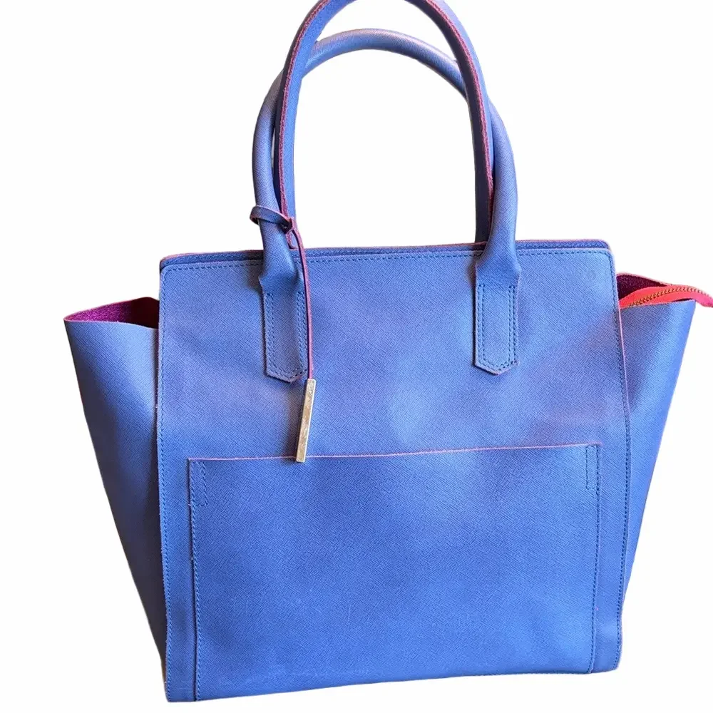 Innue Genuine Italian leather cornflower blue Stylish top zip Handbag.